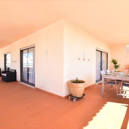 50 Penthouse Seaview Swimming Pool New Town Daire